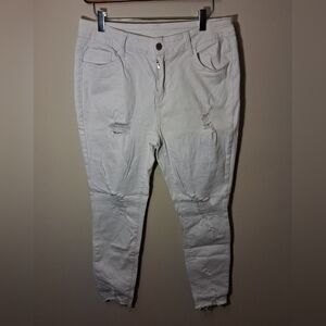 Stylish White Distressed Women Jeans